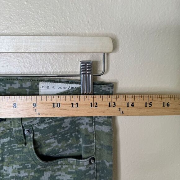 Rag & Bone Jeans Women's 25 Green The Skinny Pants in Digital CAMO Raw Hems - Picture 10 of 16